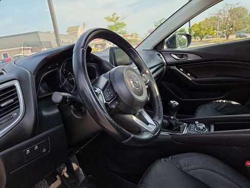 Used 2018 MAZDA MAZDA3 Grand Touring w/ Premium Equipment Package FWD image 23
