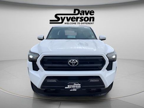 Used 2025 Toyota Tacoma SR5 image 2