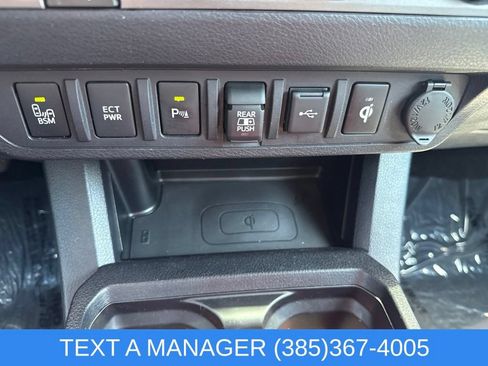 Used 2020 Toyota Tacoma TRD Off-Road w/ Technology Package AWD/4WD image 24