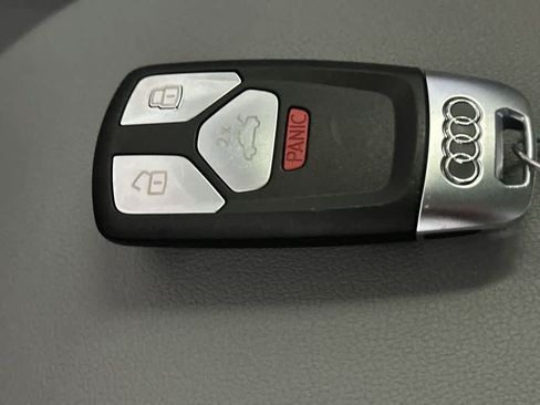Used 2022 Audi Q5 2.0T Premium w/ Convenience Package AWD/4WD image 28