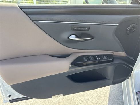 New 2025 Lexus ES 350 w/ Premium Package image 13
