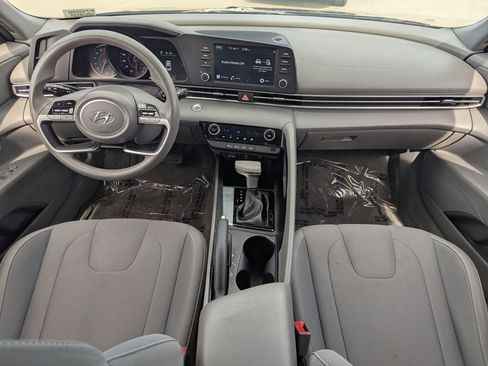 Used 2023 Hyundai Elantra SEL image 12
