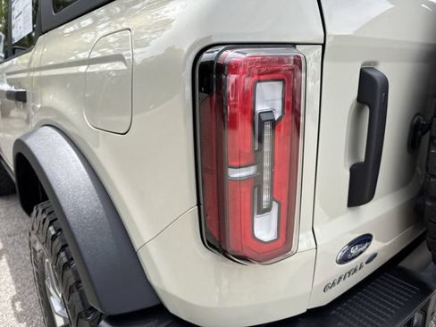 Used 2025 Ford Bronco Badlands AWD/4WD image 17