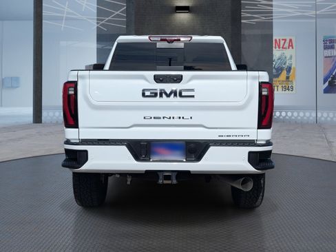 Used 2025 GMC Sierra 2500 Denali Ultimate image 5