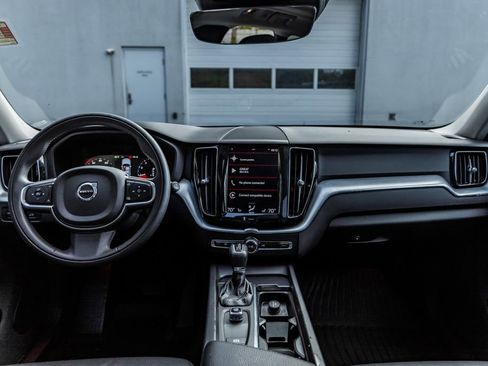 Used 2020 Volvo XC60 T6 Momentum AWD/4WD image 25