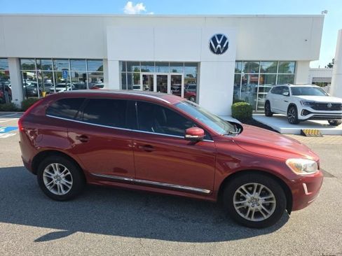 Used 2016 Volvo XC60 T5 Premier w/ Proximity Package FWD image 2