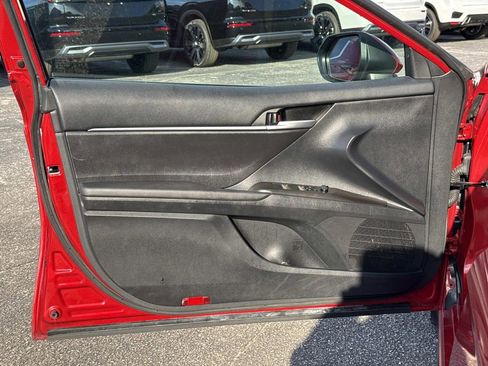 Used 2024 Toyota Camry SE image 18