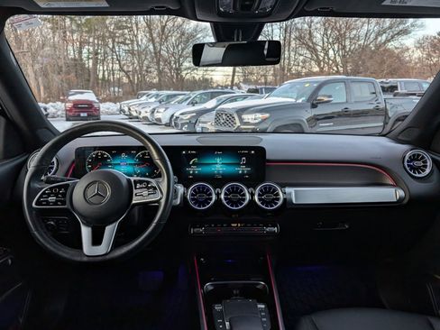 Used 2022 Mercedes-Benz GLB 250 4MATIC image 22