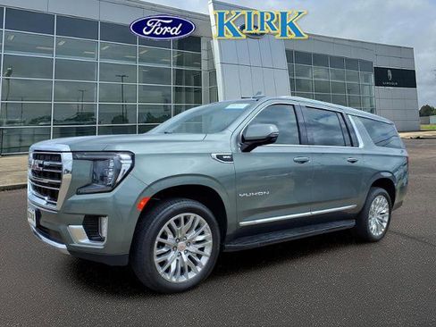 Used 2024 GMC Yukon XL SLT w/ SLT Premium Package image 1