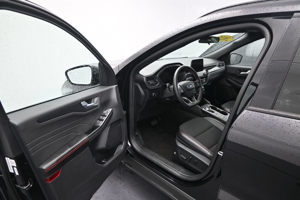Used 2025 Ford Escape ST-Line AWD/4WD image 12