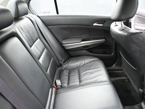 Used 2010 Honda Accord EX-L image 19