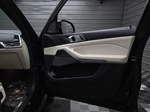 Used 2021 BMW X5 M50i w/ Premium Package AWD/4WD image 36