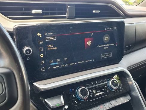 Used 2022 GMC Sierra 1500 Denali w/ Denali Reserve Package AWD/4WD image 8