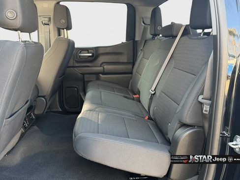 Used 2023 Chevrolet Silverado 1500 Custom image 16