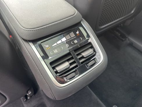 Certified 2025 Volvo XC90 B5 Plus image 15
