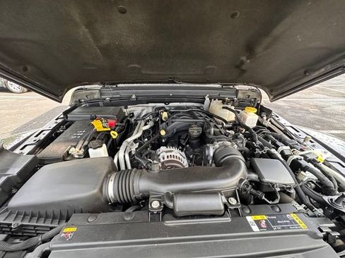 Used 2025 Jeep Gladiator Rubicon AWD/4WD image 15