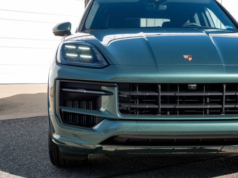 New 2026 Porsche Cayenne GTS image 11