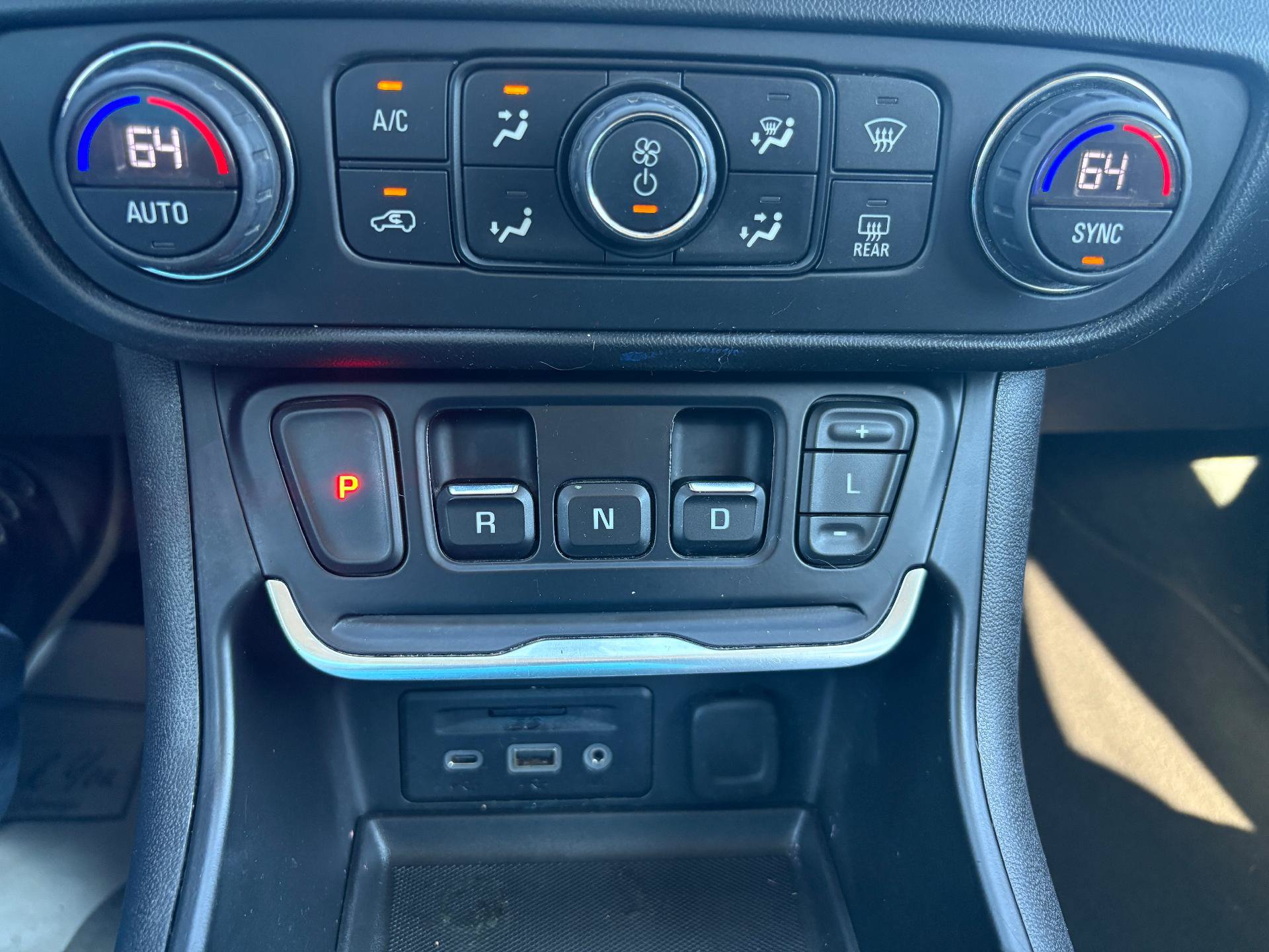Used 2018 GMC Terrain Denali w/ Comfort Package AWD/4WD image 33