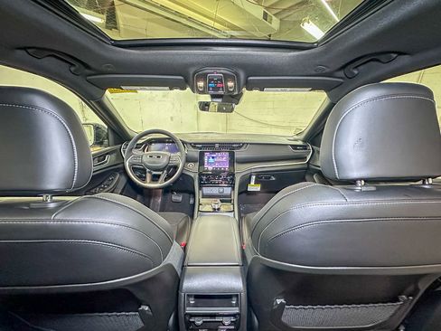 New 2025 Jeep Grand Cherokee Laredo image 22