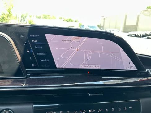 Used 2021 Cadillac Escalade Sport Platinum AWD/4WD image 19