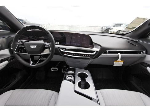 New 2027 Cadillac Lyriq Luxury AWD/4WD image 9