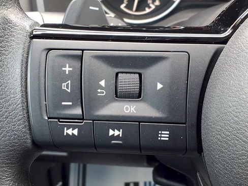 Used 2022 Nissan Rogue SV image 31