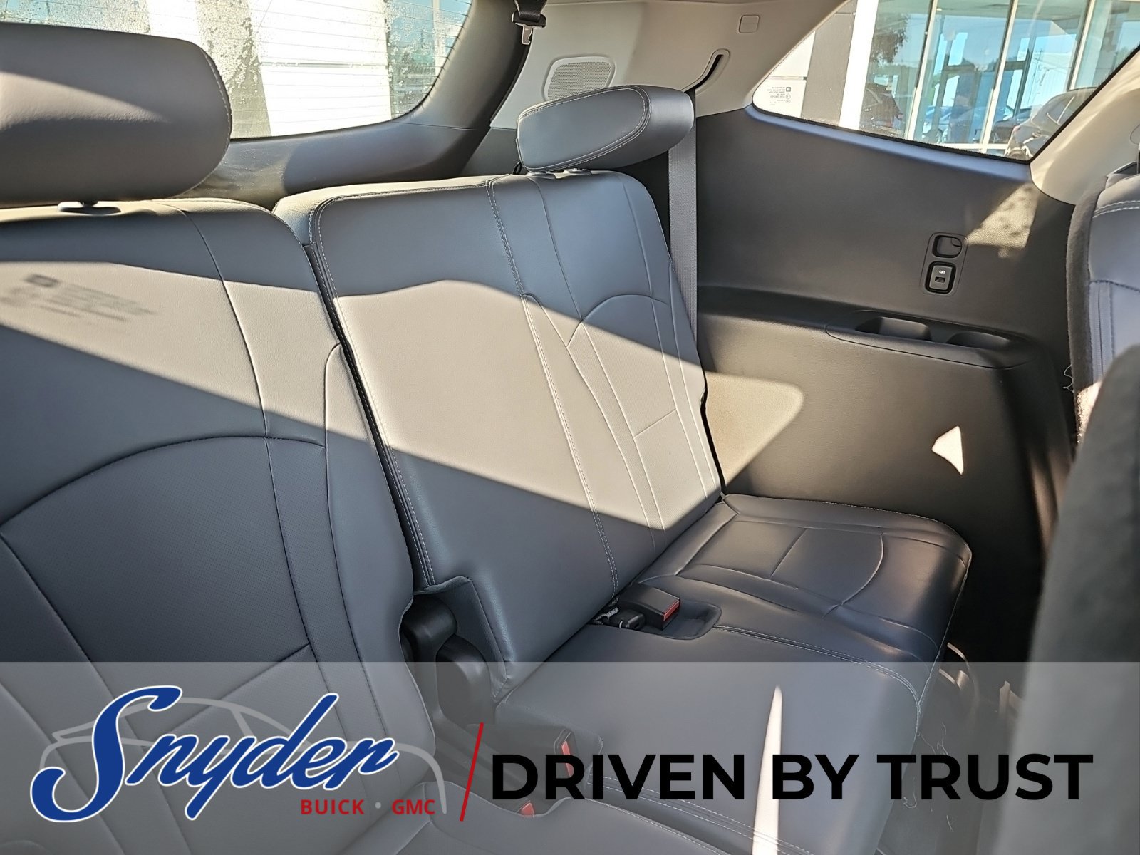 Used 2018 Buick Enclave Premium w/ Experience Buick Package AWD/4WD image 21