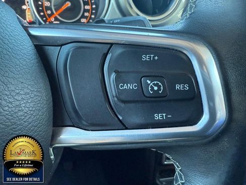 Used 2019 Jeep Wrangler Unlimited Sahara AWD/4WD image 11