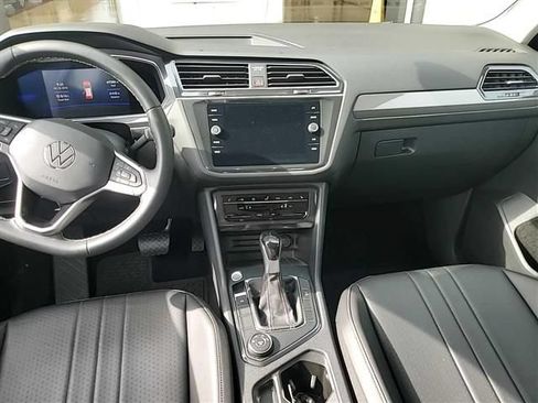 Used 2022 Volkswagen Tiguan SE AWD/4WD image 3