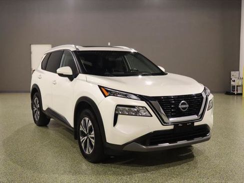 Used 2022 Nissan Rogue SV w/ SV Premium Package AWD/4WD image 1