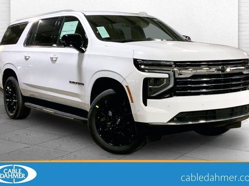 New 2026 Chevrolet Suburban LT w/ Comfort Package AWD/4WD image 1