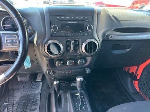 Used 2015 Jeep Wrangler Unlimited Sport w/ Quick Order Package 24S AWD/4WD image 17
