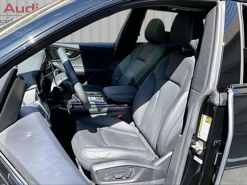 Used 2023 Audi Q8 Premium Plus w/ Premium Plus Package AWD/4WD image 21