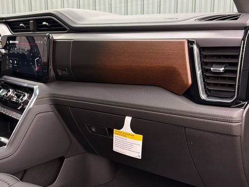 Used 2026 GMC Sierra 2500 Denali w/ Denali Reserve Package image 38