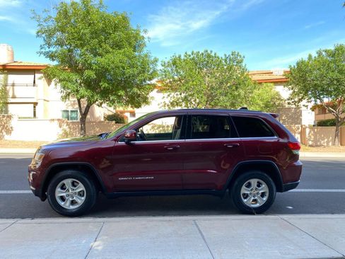 Used 2016 Jeep Grand Cherokee Laredo image 16