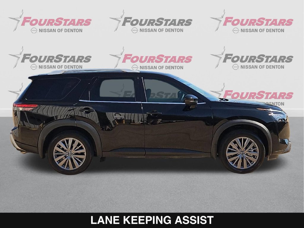 Used 2025 Nissan Pathfinder SL w/ SL Premium Package FWD image 3