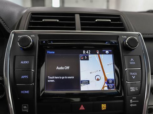Used 2015 Toyota Camry XLE w/ Moonroof Package FWD image 15