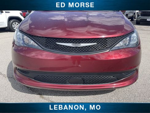 Used 2023 Chrysler Voyager LX FWD image 28