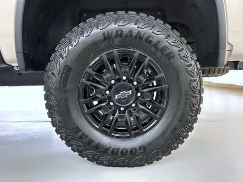 Certified 2026 Chevrolet Silverado 2500 ZR2 AWD/4WD image 24