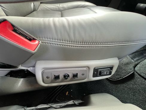 Used 2018 Chevrolet Express 2500 w/ Enhanced Convenience Package image 27