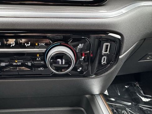 Used 2024 Chevrolet Silverado 3500 High Country w/ High Country Premium Package image 16