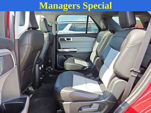 Used 2022 Ford Explorer XLT w/ Equipment Group 202A AWD/4WD image 9
