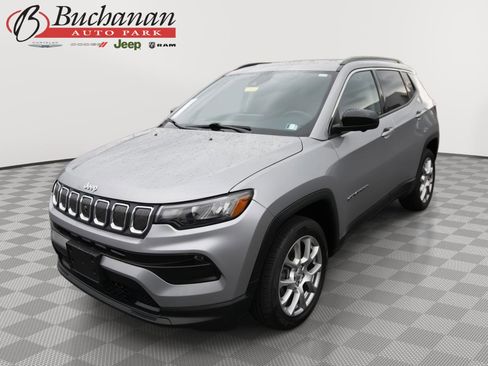 Used 2022 Jeep Compass Latitude AWD/4WD image 1