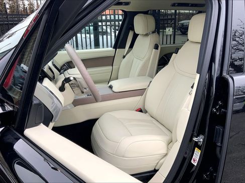 New 2026 Land Rover Range Rover Long Wheelbase SE AWD/4WD image 9