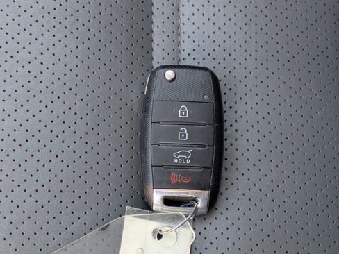 Used 2016 Kia Sorento EX image 31