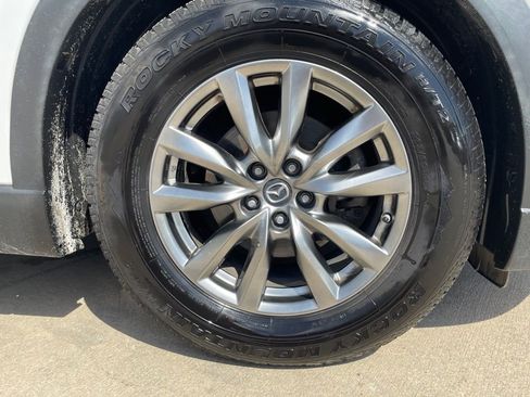 Used 2018 MAZDA CX-9 Touring FWD image 24