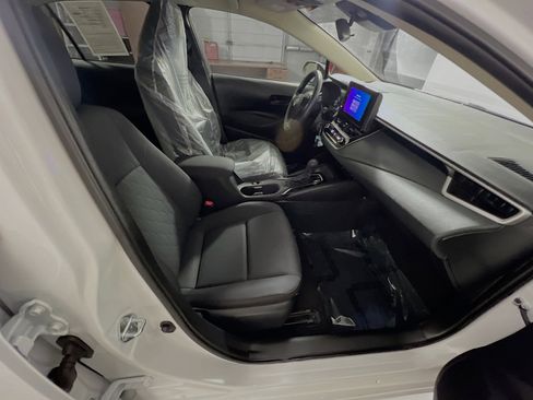 Used 2025 Toyota Corolla LE FWD image 31