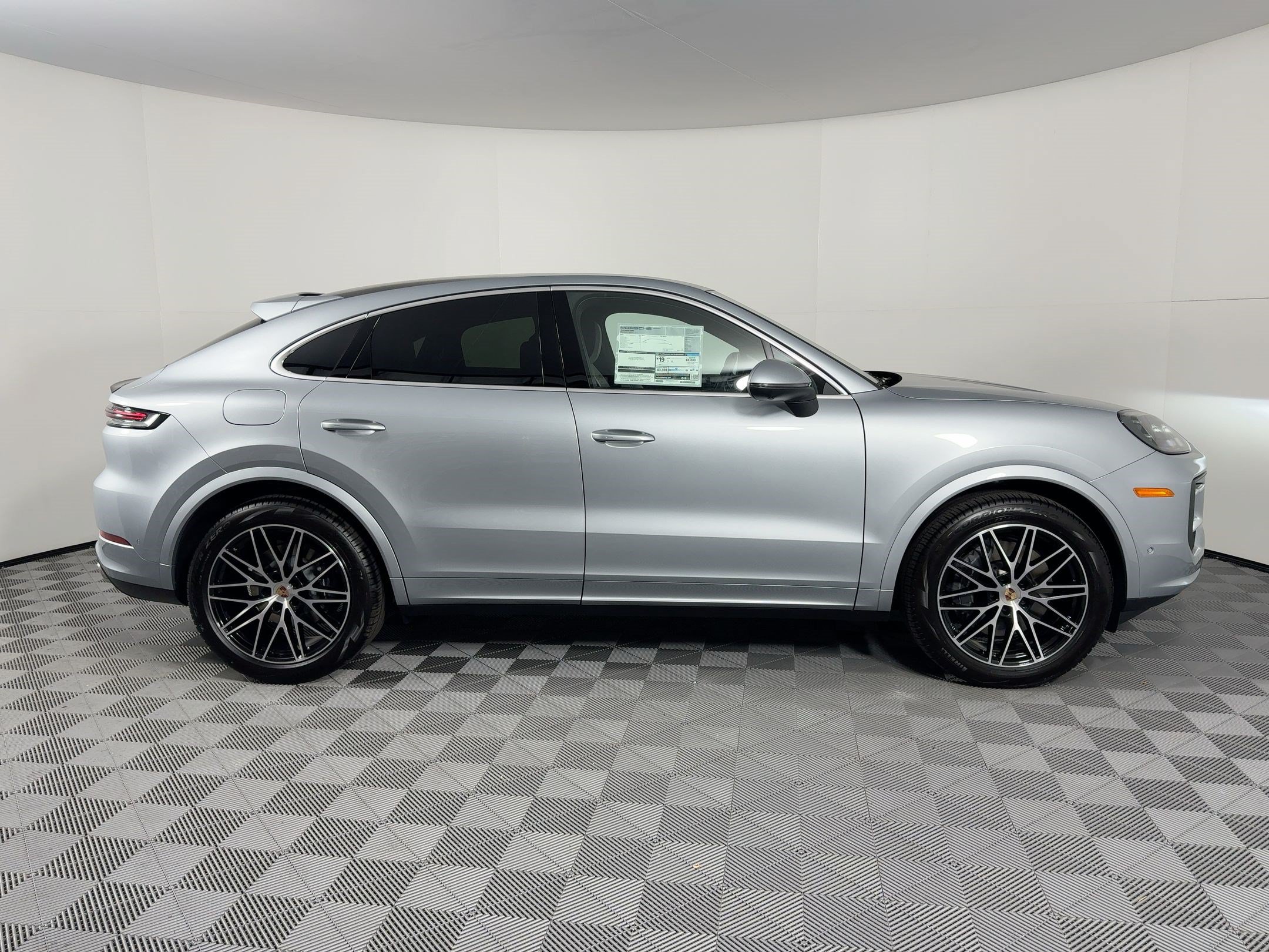 Certified 2026 Porsche Cayenne Coupe AWD/4WD image 8