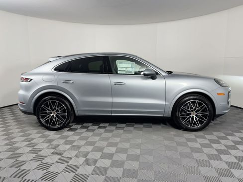 Certified 2026 Porsche Cayenne Coupe AWD/4WD image 8