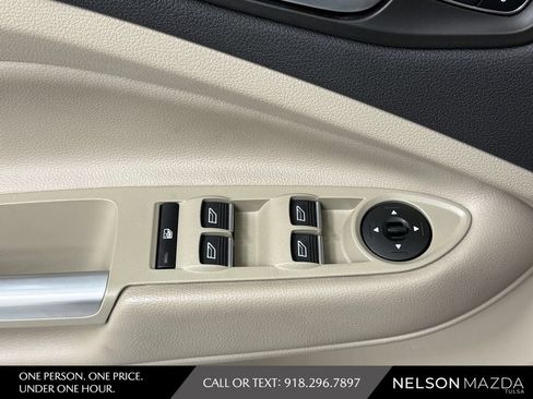 Used 2019 Ford Escape Titanium FWD image 21